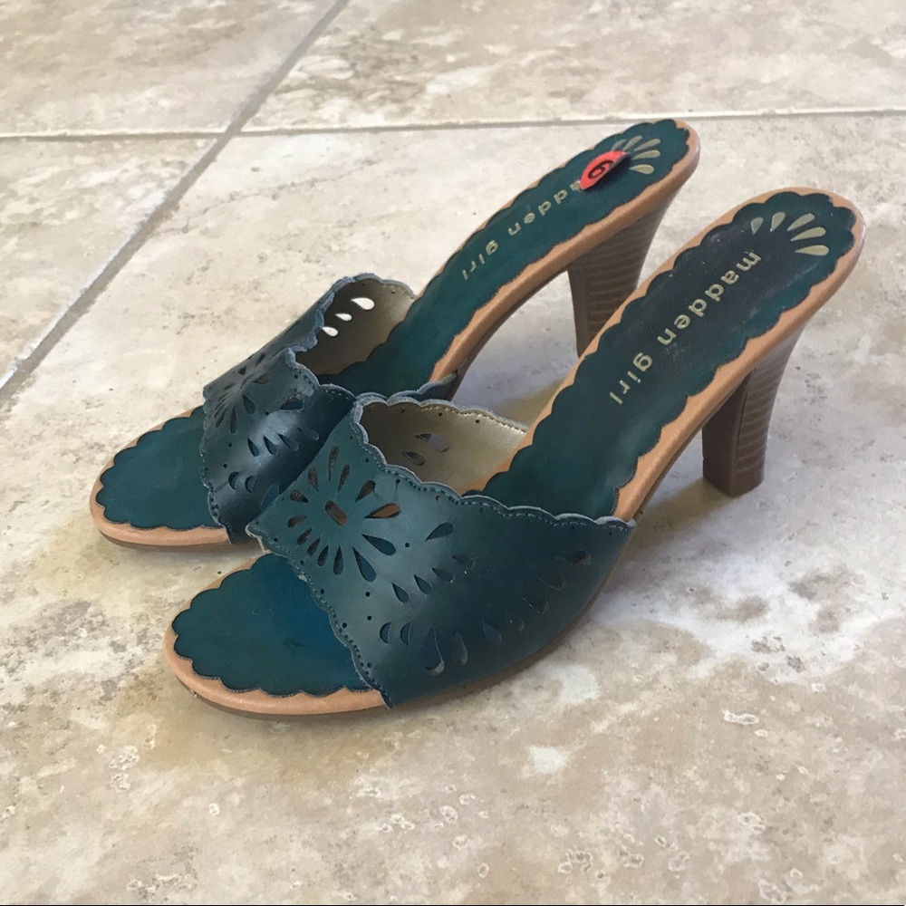 Nwot Madden Girl teal cut out mules